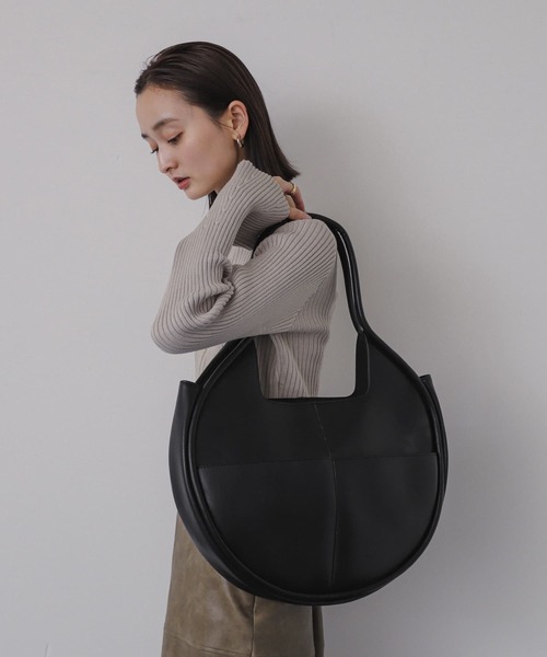 SENSE OF PLACE by URBAN RESEARCH（センスオブプレイスバイアーバンリサーチ）の「アウトポケットムーンバッグ（ハンドバッグ・レディース・シルバー/ブラック・ONE）」の7枚目の写真