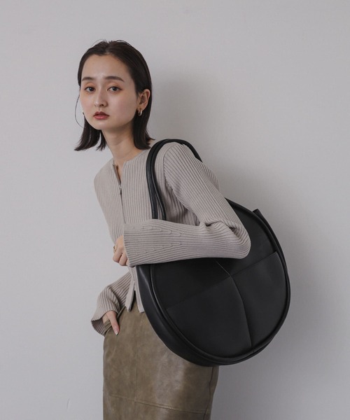 SENSE OF PLACE by URBAN RESEARCH（センスオブプレイスバイアーバンリサーチ）の「アウトポケットムーンバッグ（ハンドバッグ・レディース・シルバー/ブラック・ONE）」の8枚目の写真