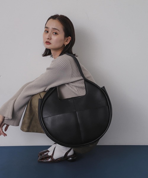 SENSE OF PLACE by URBAN RESEARCH（センスオブプレイスバイアーバンリサーチ）の「アウトポケットムーンバッグ（ハンドバッグ・レディース・シルバー/ブラック・ONE）」の9枚目の写真