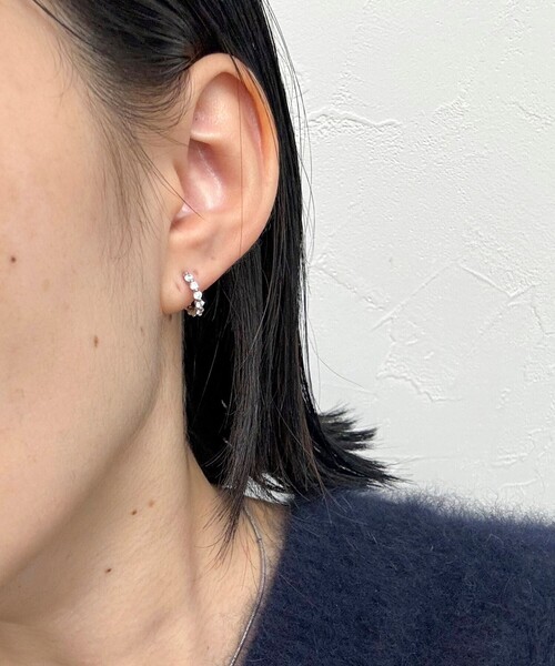 fredy emue（フレディエミュ）の「プチジルコニアリングピアス（ピアス（両耳用）・レディース・ゴールド/シルバー・FREE）」の4枚目の写真