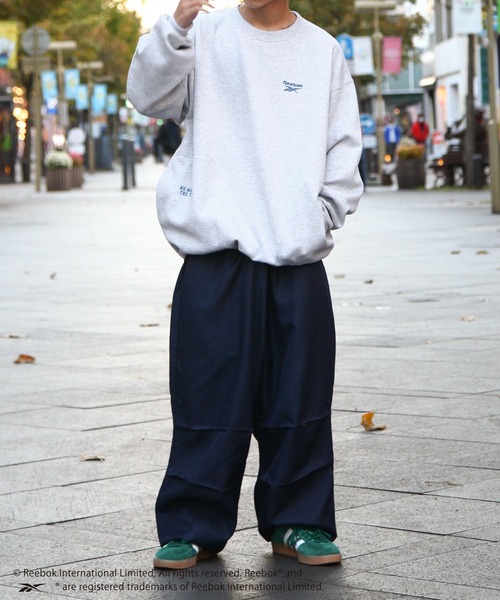 Reebok（リーボック）の「【REEBOK】 ワンポイント ロゴ 刺繍 シームポケット ドローコード 裏起毛 長袖 スウェット クルー トレーナー 【セットアップ可能】（スウェット・レディース・ネイビー/オートミール/ブラック・MEDIUM/LARGE）」の13枚目の写真