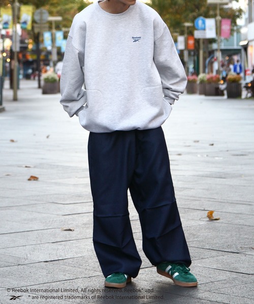 Reebok（リーボック）の「【REEBOK】 ワンポイント ロゴ 刺繍 シームポケット ドローコード 裏起毛 長袖 スウェット クルー トレーナー 【セットアップ可能】（スウェット・レディース・ネイビー/オートミール/ブラック・MEDIUM/LARGE）」の14枚目の写真