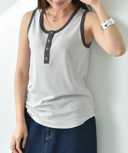 INTERPLANET（インタープラネット）の「ラッセル編ヘンリーネック２ＷＡＹタンク（タンクトップ・レディース・オフホワイト/グレイッシュベージュ/ブラック・FREE）」の3枚目の写真