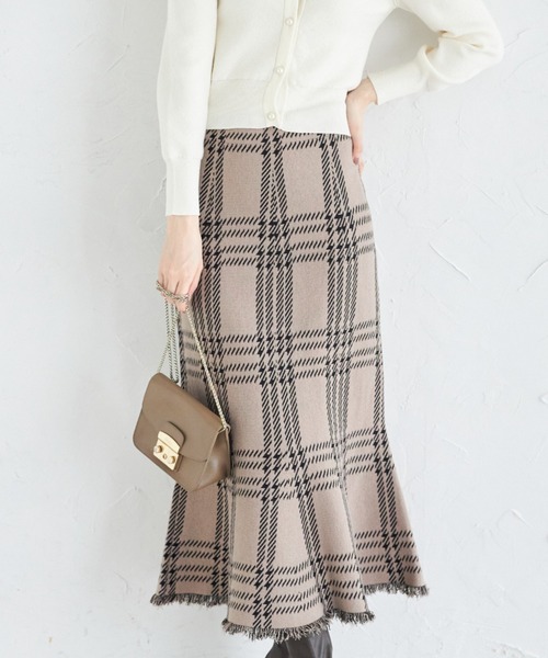 tocco closet（トッコ　クローゼット）の「裾フリンジチェックマーメイドニットスカート（スカート・レディース・ピンク/ブラック/オフホワイト/ベージュ・M）」の3枚目の写真