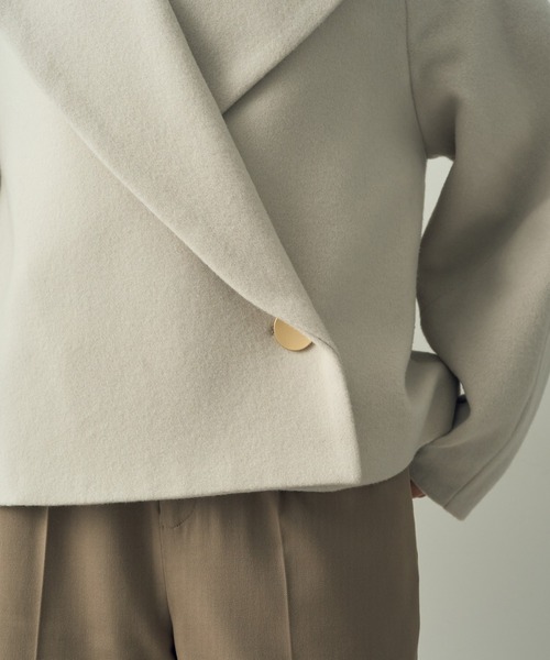 YECCA VECCA（イェッカヴェッカ）の「ビッグカラーウールショートコート（その他アウター・レディース・ライトベージュ/ブラック・FREE）」の20枚目の写真