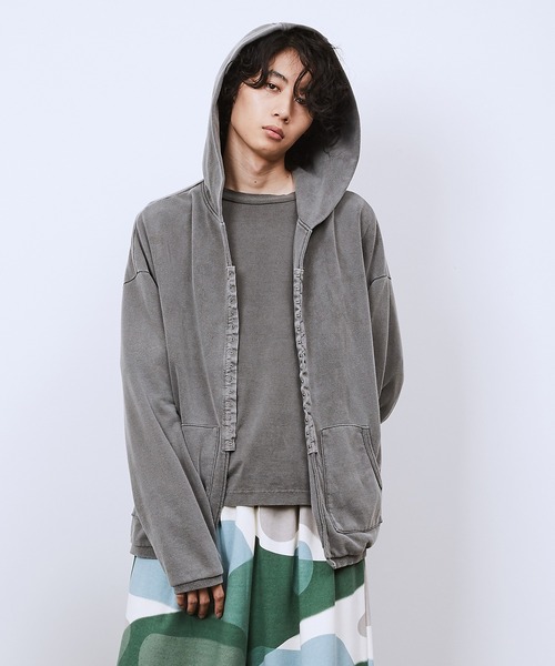 Dulcamara（ドゥルカマラ）の「ピグメントSWホックパーカー（パーカー・メンズ・ブラック/ベージュ/グリーン・0/1）」の2枚目の写真