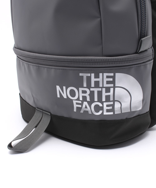 THE NORTH FACE（ザノースフェイス）の「ザ・ノース・フェイス　デイパック　/　ベースキャンプデイパック（バックパック/リュック・メンズ・ブラック/グレー/レッド/その他/ブルー系その他/グリーン系カモフラージュ/ブルー系その他2/ブラック×ゴールド/オフホワイト/カモフラージュ/ホワイト×ブラック/ブラック×ブラック・ONE SIZE）」の17枚目の写真