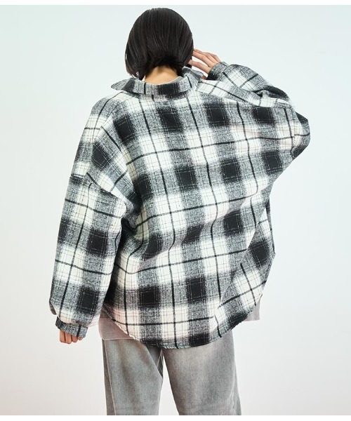 ANAP（アナップ）の「裏ボアチェックシャツ（シャツ/ブラウス・レディース・ベージュ/ブラック・FREE）」の5枚目の写真