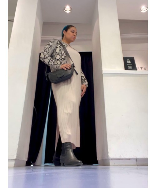 ALLSAINTS（オールセインツ）の「VITTORIA 2-IN-1 PLEATED MIDI DRESS | VITTORIA 2-IN-1 プリーツ ミディ ドレス・ワンピース（ワンピース・レディース・ブラウン系その他・L/S/XS/M）」の13枚目の写真