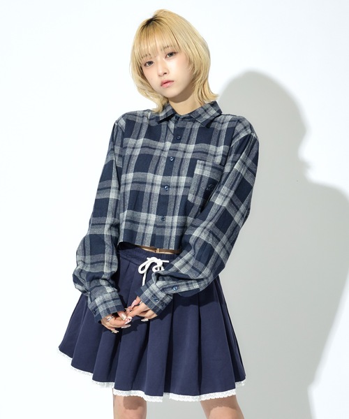 ALLuRing ChaRm（アリュリングチャーム）の「AR Foil Print Short Check Shirt / ARロゴ 箔プリントショート丈チェックシャツ（シャツ/ブラウス・レディース・レッド/グリーン/ネイビー・FREE）」の19枚目の写真