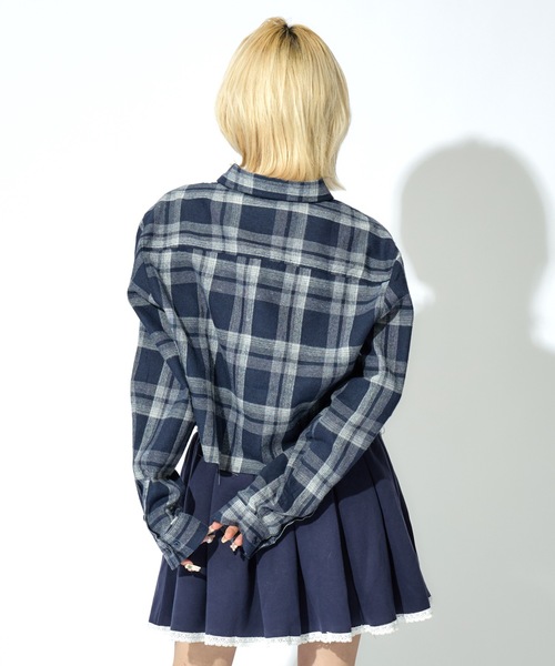 ALLuRing ChaRm（アリュリングチャーム）の「AR Foil Print Short Check Shirt / ARロゴ 箔プリントショート丈チェックシャツ（シャツ/ブラウス・レディース・レッド/グリーン/ネイビー・FREE）」の22枚目の写真