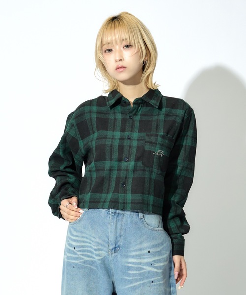 ALLuRing ChaRm（アリュリングチャーム）の「AR Foil Print Short Check Shirt / ARロゴ 箔プリントショート丈チェックシャツ（シャツ/ブラウス・レディース・レッド/グリーン/ネイビー・FREE）」の8枚目の写真