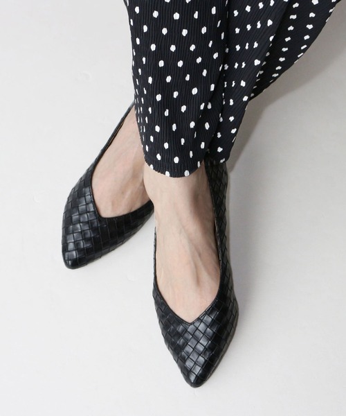 Fin（フィン）の「Vカットメッシュフラットシューズ【低反発スポンジ入り】（パンプス・レディース・シルバー/ゴールド/アイボリー/ブラック・22.5cm/23cm/23.5cm/24cm/24.5cm）」の18枚目の写真