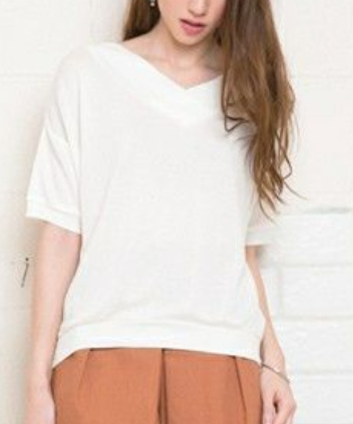 aquagarage(アクアガレージ)の「サラッと着られる サマーニットトップス Vネック(ニット/セーター・レディース・ブラック/ピンクベージュ/グレイッシュベージュ/オフホワイト/ライトグレー/ロイヤルブルー/コーラル/ミント・M3/M1/M2/L2/L3/LL3/LL1/LL2/L1)」の16枚目の写真