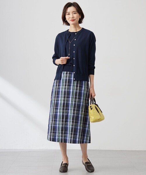 J.PRESS Ladies（J.プレス レディス）の「【洗える】BASIC HT COTTON クルーネック カーディガン（カーディガン/ボレロ・レディース・ベージュ系/ネイビー系/ライトグリーン系/オレンジ系・SMALL）」の5枚目の写真
