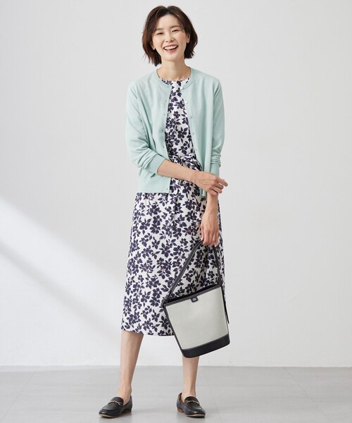 J.PRESS Ladies（J.プレス レディス）の「【洗える】BASIC HT COTTON クルーネック カーディガン（カーディガン/ボレロ・レディース・ベージュ系/ネイビー系/ライトグリーン系/オレンジ系・SMALL）」の8枚目の写真