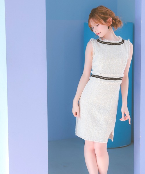 Tika(ティカ)の「キャバドレス ミニ タイト ツイード チェーン縁取りノースリーブフリンジドレス(ドレス・レディース・アイボリー/ピンク・S/L/M)」の4枚目の写真