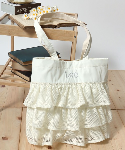 Lee（リー）の「Lee（リー）ワンポイントロゴ刺繍 ティアードフリルトートバッグ（トートバッグ・レディース・ブラック/シルバー/オフホワイト/インディゴブルー/ブラック系その他/ホワイト系その他・FREE）」の2枚目の写真
