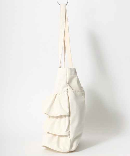 Lee（リー）の「Lee（リー）ワンポイントロゴ刺繍 ティアードフリルトートバッグ（トートバッグ・レディース・ブラック/シルバー/オフホワイト/インディゴブルー/ブラック系その他/ホワイト系その他・FREE）」の8枚目の写真