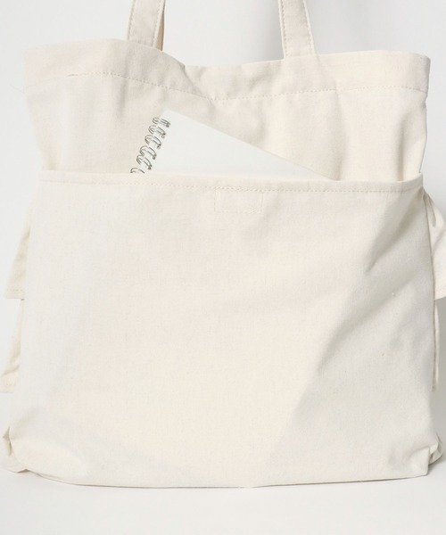 Lee（リー）の「Lee（リー）ワンポイントロゴ刺繍 ティアードフリルトートバッグ（トートバッグ・レディース・ブラック/シルバー/オフホワイト/インディゴブルー/ブラック系その他/ホワイト系その他・FREE）」の19枚目の写真