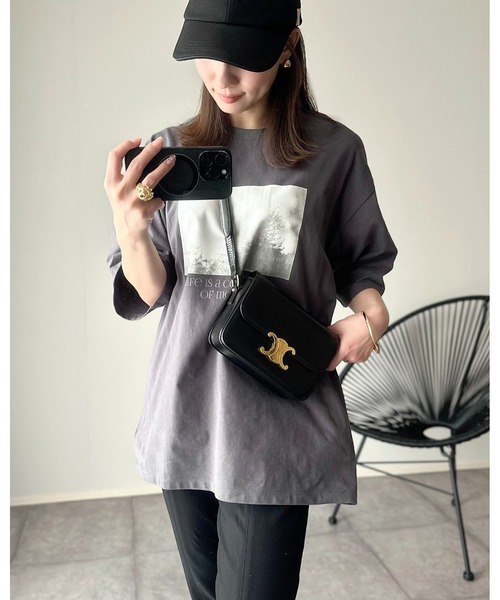 Eclat one（エクラワン）の「【Eclat one】フォトプリント ロゴ ビッグサイズTシャツ（Tシャツ/カットソー・レディース・ホワイト/ブラック/チャコール・M/S）」の6枚目の写真