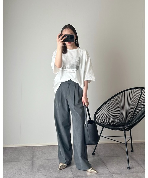 Eclat one（エクラワン）の「【Eclat one】フォトプリント ロゴ ビッグサイズTシャツ（Tシャツ/カットソー・レディース・ホワイト/ブラック/チャコール・M/S）」の15枚目の写真