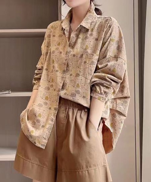aimoha(アイモハ)の「プリント柄オーバーシャツ(シャツ/ブラウス・レディース・ベージュ系その他6/ベージュ/ベージュ系その他5/ベージュ系その他3/その他6/ライトベージュ/ベージュ系その他4/ベージュ系その他2/ベージュ系その他/その他4/その他5/その他3/その他2/その他1・FREE)」の4枚目の写真