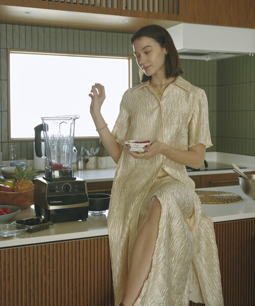 Firsthand（ファーストハンド）の「Firsthand/ファーストハンド クリンクル プリーツ ショートスリーブ シャツワンピース（ワンピース・レディース・オフホワイト/ブルー・FREE）」の4枚目の写真