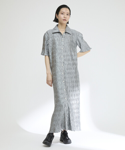 Firsthand（ファーストハンド）の「Firsthand/ファーストハンド クリンクル プリーツ ショートスリーブ シャツワンピース（ワンピース・レディース・オフホワイト/ブルー・FREE）」の13枚目の写真