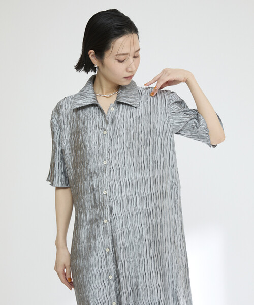 Firsthand（ファーストハンド）の「Firsthand/ファーストハンド クリンクル プリーツ ショートスリーブ シャツワンピース（ワンピース・レディース・オフホワイト/ブルー・FREE）」の15枚目の写真