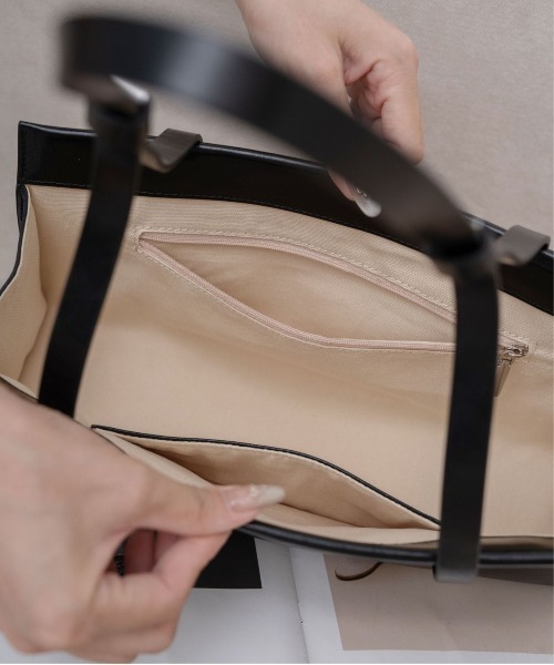 NiiNa(ニーナ)の「【 NiiNa / ニーナ 】高品質牛革 ロングハンドル レクタングル ワックスレザーバッグ(ショルダーバッグ・レディース・ブラウン/レッド/ブラック・FREE)」の14枚目の写真