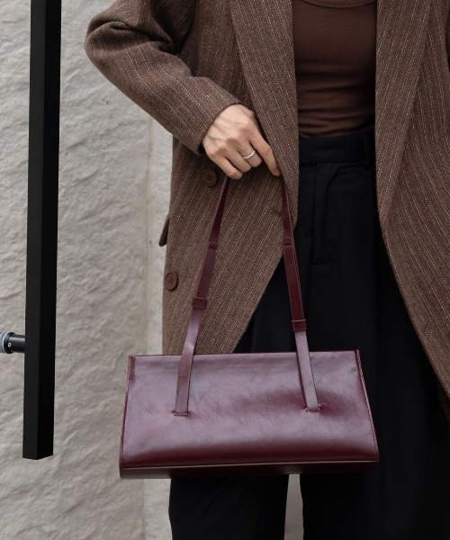 NiiNa(ニーナ)の「【 NiiNa / ニーナ 】高品質牛革 ロングハンドル レクタングル ワックスレザーバッグ(ショルダーバッグ・レディース・ブラウン/レッド/ブラック・FREE)」の6枚目の写真