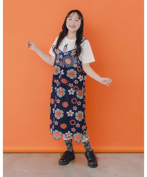 ScoLar(スカラー)の「151644:かぎ編み風 花柄レースビスチェ(ニット/セーター・レディース・ネイビー・M)」の13枚目の写真