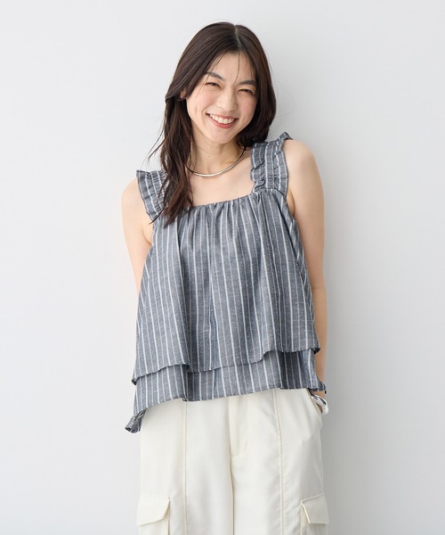 anyfee（エニフィー）の「【anyfee/プラスサイズ】肩ギャザーフレアキャミブラウス（キャミソール・レディース・レッド/ブルー/グレー・3L/LL/5L/4L）」の2枚目の写真