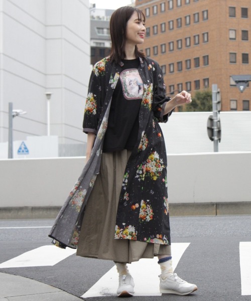 SUPER HAKKA(スーパーハッカ)の「SUPER HAKKA×庄島歩音30/-天竺「Cats portrait」プリント+ハンドステッチ刺繍ロングスリーブカットソー(Tシャツ/カットソー・レディース・オフホワイト/ブルー/ブラック・FREE)」の11枚目の写真