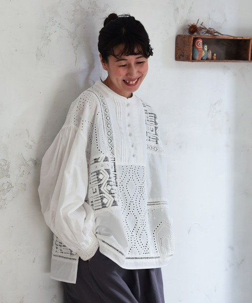 セール レースパッチワークセーラー襟ブラウス（オフホワイト ツハル