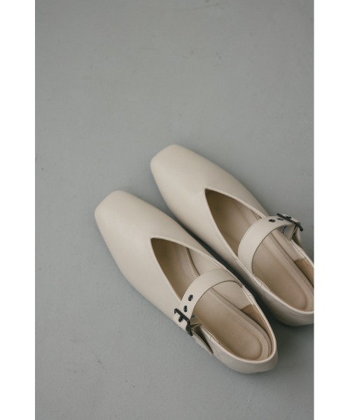 STYLEMIXER（スタイルミキサー）の「Vカッティングメリージェーン（パンプス・レディース・アイボリー/ブラック・MEDIUM/SMALL/X-LARGE/LARGE）」の5枚目の写真