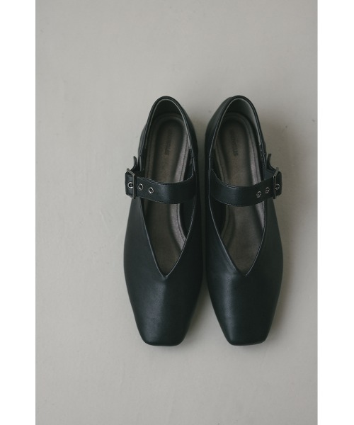 STYLEMIXER（スタイルミキサー）の「Vカッティングメリージェーン（パンプス・レディース・アイボリー/ブラック・MEDIUM/SMALL/X-LARGE/LARGE）」の18枚目の写真