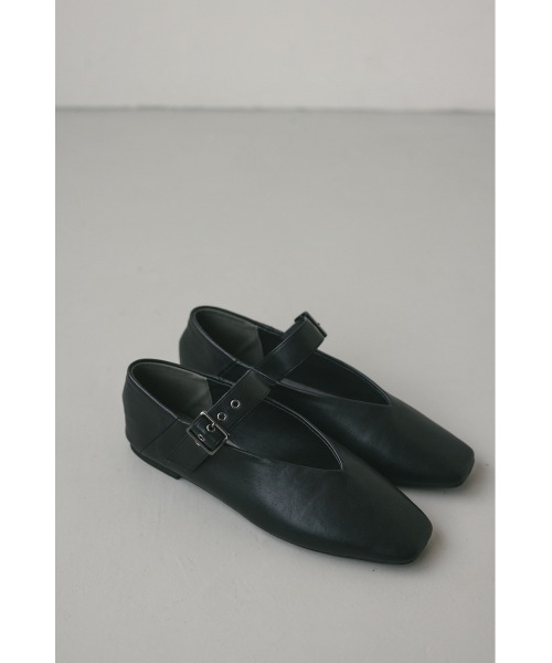 STYLEMIXER（スタイルミキサー）の「Vカッティングメリージェーン（パンプス・レディース・アイボリー/ブラック・MEDIUM/SMALL/X-LARGE/LARGE）」の17枚目の写真