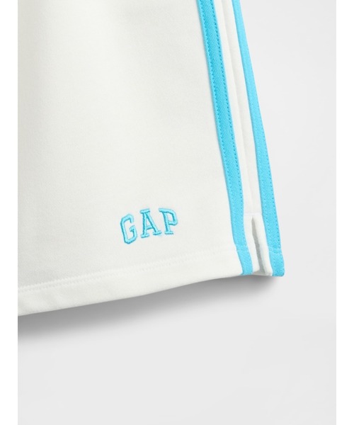 GAP(ギャップ)の「ヴィンテージソフト GAPロゴ スウェットショートパンツ (キッズ)(スウェットパンツ・キッズ・オフホワイト/グリーン・110cm/120cm/130cm/140cm/150cm/160cm)」の4枚目の写真