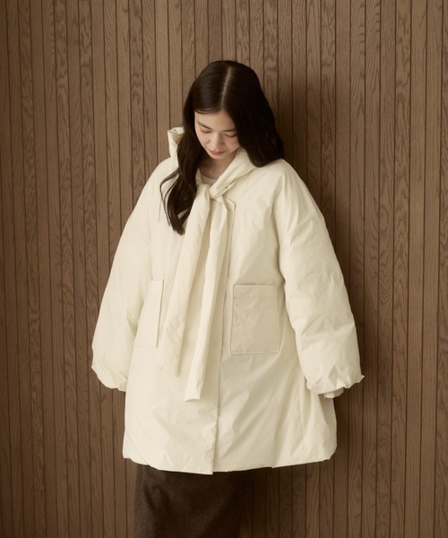 moi tytto（モイテュット）の「取り外しフード付き中綿ダウンコート（ブルゾン・レディース・ブラック/ナチュラル/ブラウン/グレイッシュベージュ・SMALL/FREE）」の11枚目の写真