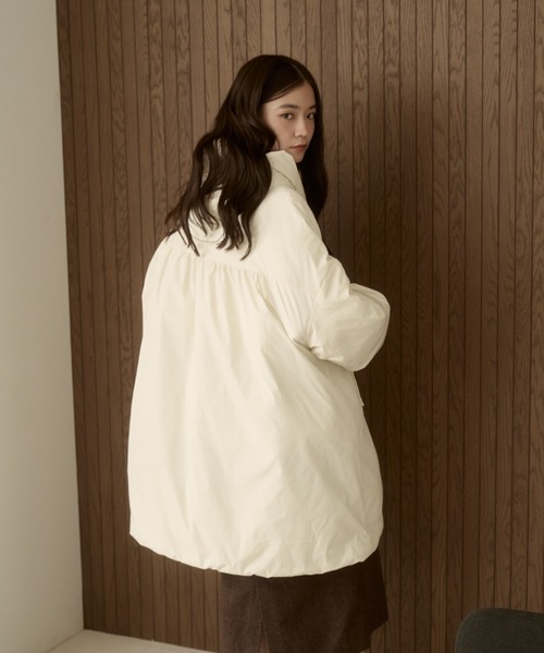 moi tytto（モイテュット）の「取り外しフード付き中綿ダウンコート（ブルゾン・レディース・ブラック/ナチュラル/ブラウン/グレイッシュベージュ・SMALL/FREE）」の12枚目の写真