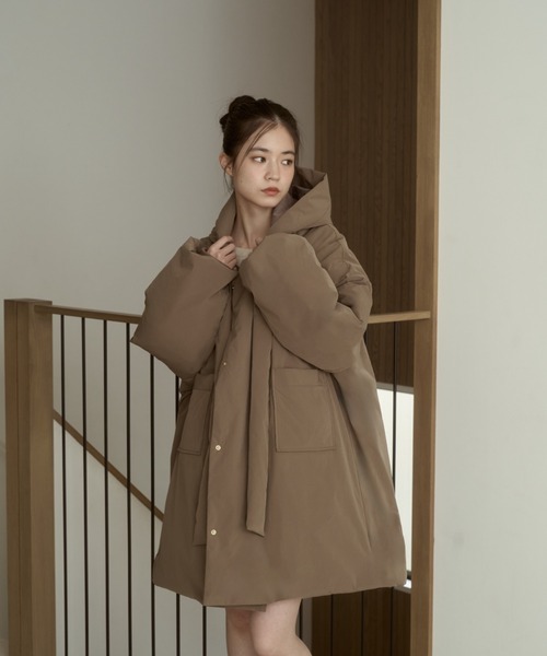 moi tytto（モイテュット）の「取り外しフード付き中綿ダウンコート（ブルゾン・レディース・ブラック/ナチュラル/ブラウン/グレイッシュベージュ・SMALL/FREE）」の17枚目の写真