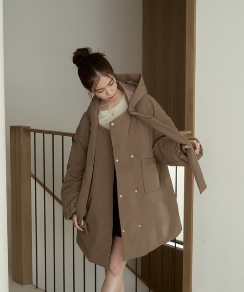 moi tytto（モイテュット）の「取り外しフード付き中綿ダウンコート（ブルゾン・レディース・ブラック/ナチュラル/ブラウン/グレイッシュベージュ・SMALL/FREE）」の18枚目の写真