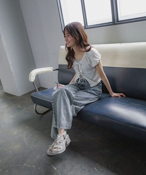 GLOBAL WORK（グローバルワーク）の「フラワーパフスリーブT/AND YUA ANY/420787（Tシャツ/カットソー・キッズ・レッド/ホワイト×ブルー・FREE）」の4枚目の写真