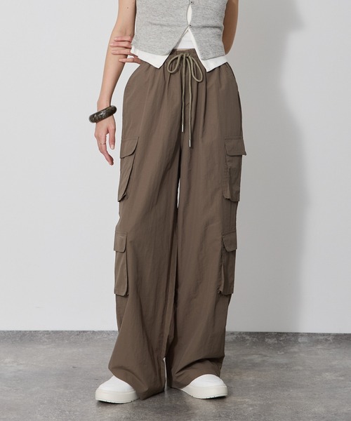 VQ（ブイキュー）の「4 cargo pocket pants / ４つのカーゴポケットパンツ / サラッとデイリーに履けるカーゴパンツ（カーゴパンツ・レディース・ベージュ/ダークグレー/ライトグレー/カーキ・MEDIUM）」の10枚目の写真