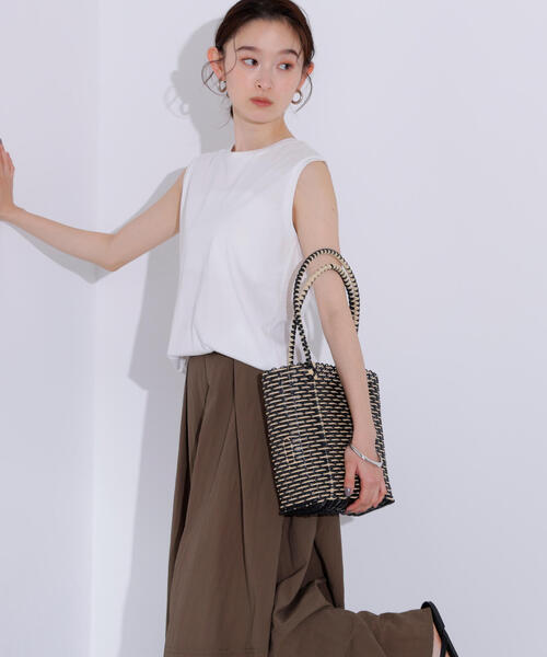 N.（N. Natural Beauty Basic）（エヌエヌナチュラルビューティーベーシック）の「メタルプレートノースリーブカットソー（タンクトップ・レディース・ダークブラウン/オフホワイト/杢グレー/ブラック・MEDIUM）」の7枚目の写真