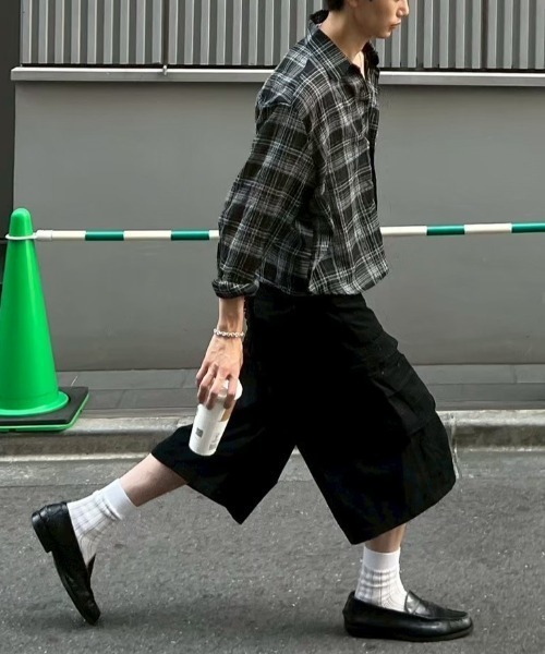 Chikashitsu +(チカシツプラス)の「【Chikashitsu +】cropped linen check shirt / 【チカシツプラス】クロップドリネンチェック長袖シャツ(シャツ/ブラウス・メンズ・ホワイト/ブラック/ネイビー・ONE SIZE)」の16枚目の写真