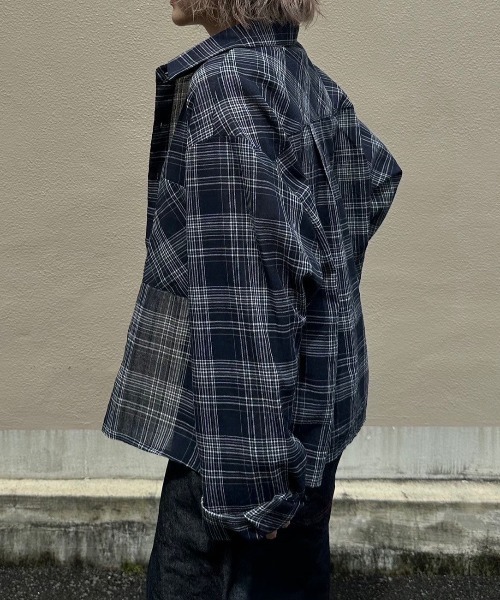 Chikashitsu +（チカシツプラス）の「【Chikashitsu +】cropped linen check shirt / 【チカシツプラス】クロップドリネンチェック長袖シャツ（シャツ/ブラウス・メンズ・ホワイト/ブラック/ネイビー・ONE SIZE）」の7枚目の写真