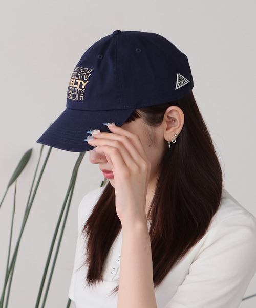 KELTY（ケルティ）の「KELTY/ケルティ エンブロイダリー タイポロゴ キャップ（キャップ・メンズ・ベージュ/ネイビー/ブラック/ホワイト・FREE）」の4枚目の写真